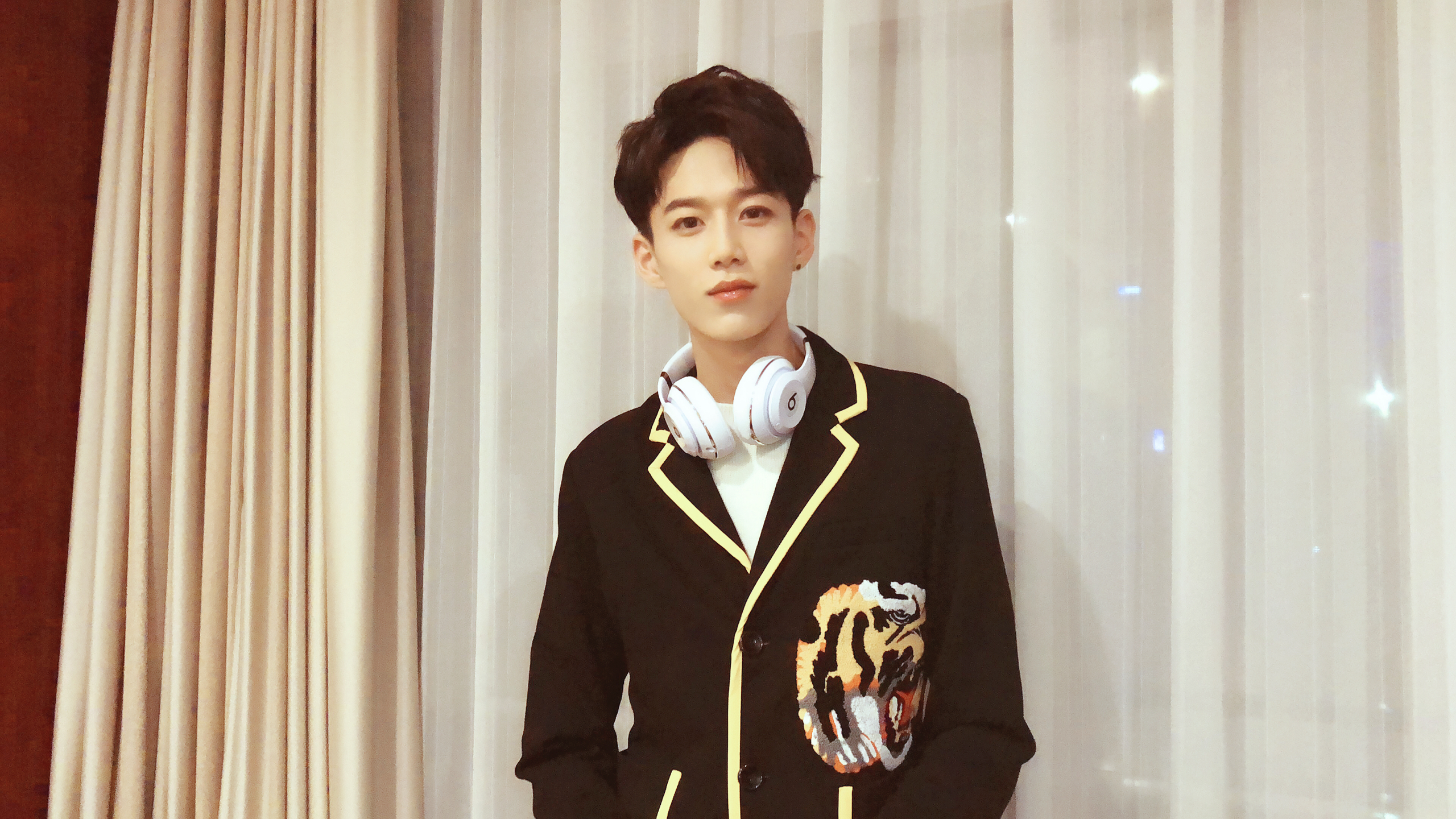  p>校长,原名张驰,95后新生代歌手,演员.