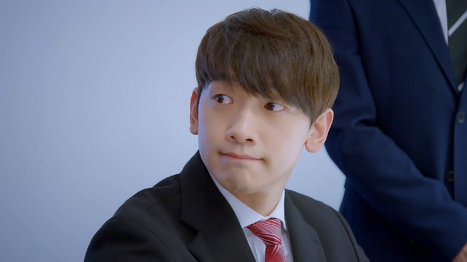  p>郑智薰(rain),1982年6月25日出生于韩国首尔,韩国流行男歌手,演员