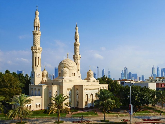 寺(jumeirah mosque)是 a target="_blank" href="/item/迪拜/338534"