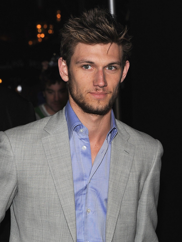  p>亚历克斯·帕蒂弗 i>(alex pettyfer) /i>,1990年4月10日出生于