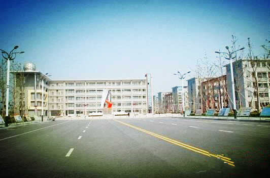  p>枣庄二中为 a target="_blank" href="/item/山东省规范化学校