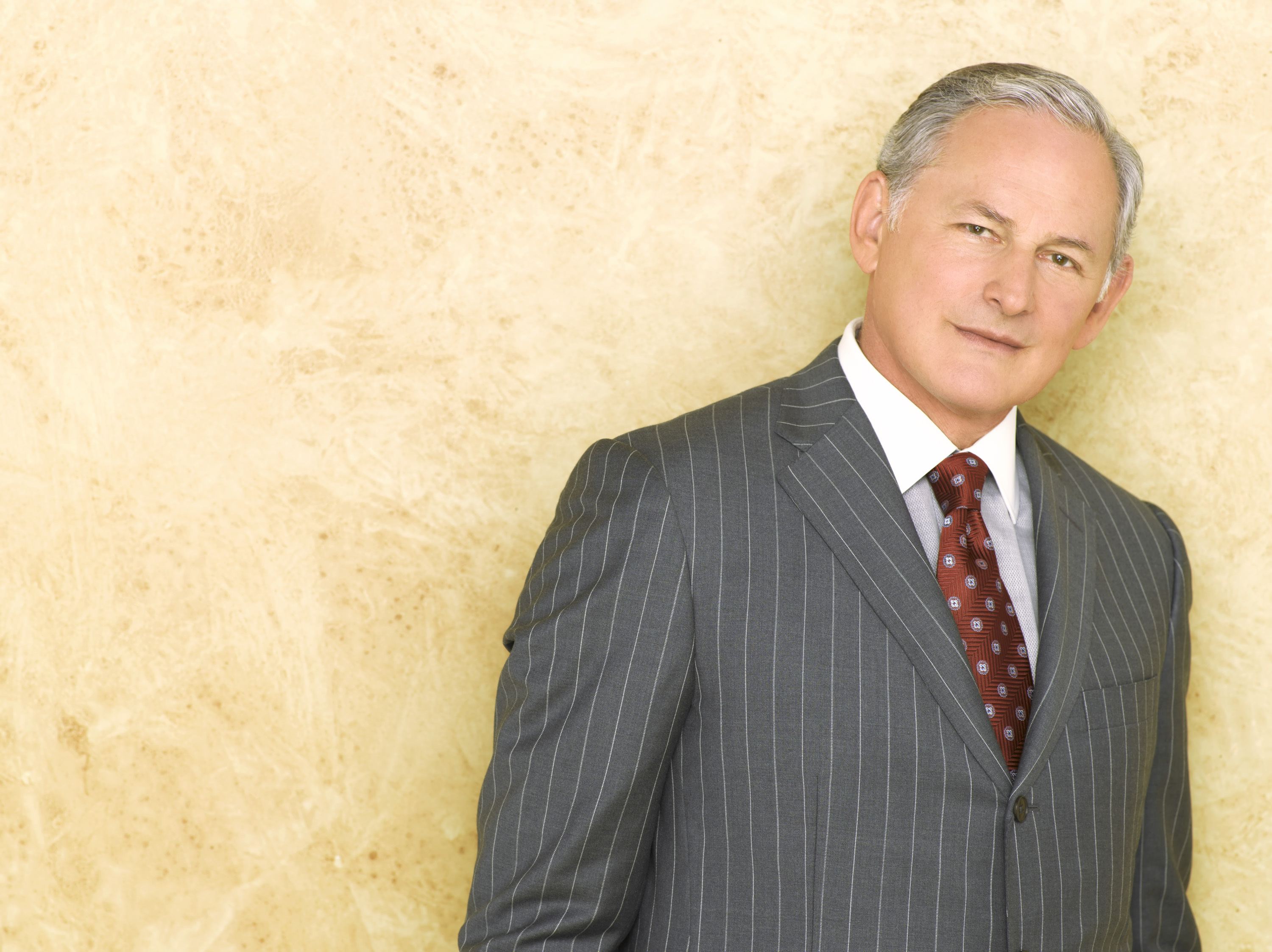  p>维克多·加博(victor garber),1949年3月16日出生,加拿大电影,电视