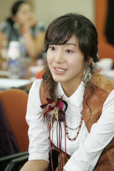  p>《爱在何方》又名《 a href="#" data-lemmaid="7165281">天可怜见