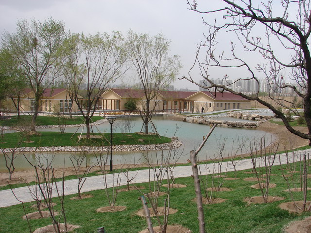  p>公园位于朝阳区来广营乡北部,东至乡界,西至北苑东路,北临北苑污水