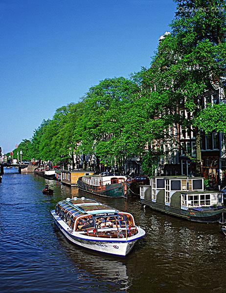 > i>amsterdam /i> /b>),荷兰首都及最大城市,位于荷兰西部的北荷兰省