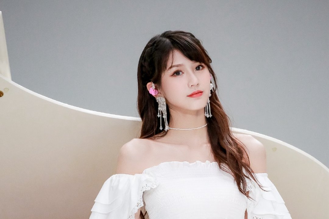  p>朱主爱 i>(四叶草 ,joyce chu) /i>,1997年3月7日出生于马来西亚