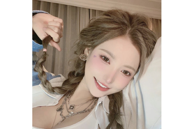  p data-id="gnbq6838o2">minana,中文名罗米娜,别名米娜,出生于湖南