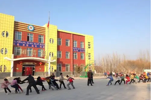 轮台县第十小学