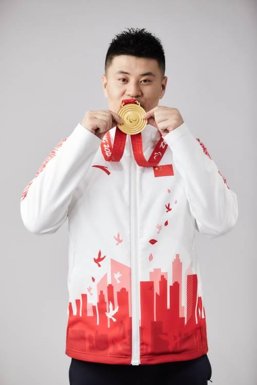 孙奇,男,1999年8月11日出生于 a target="_blank" href="/item/辽宁省