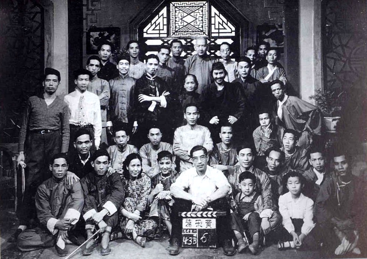 《黄飞鸿正传上集之鞭风灭烛》是胡鹏执导,关德兴,曹达华,刘湛,石坚