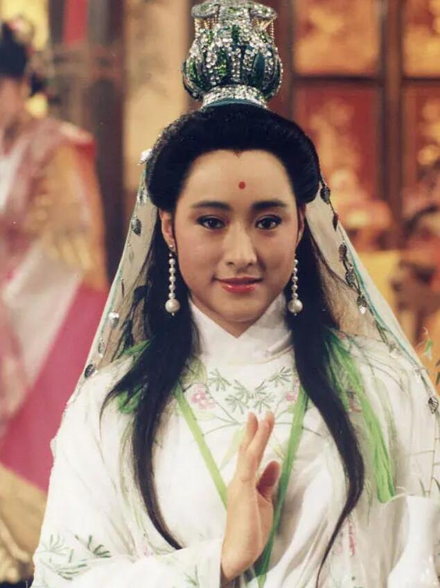 世音,性别女,1992年《 a target="_blank" href="/item/新白娘子传奇