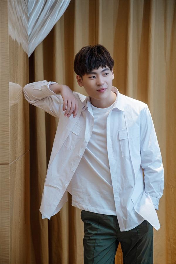 隔壁老樊,本名樊凯杰,1998年11月2日出生于<