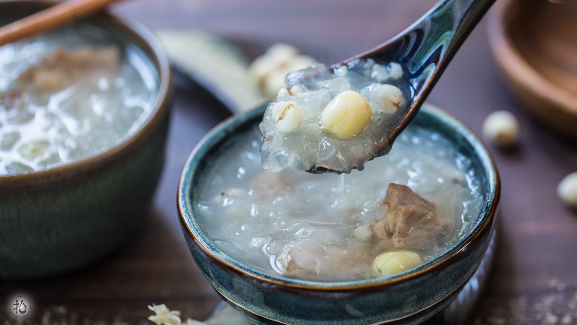 雪耳苹果炖猪骨