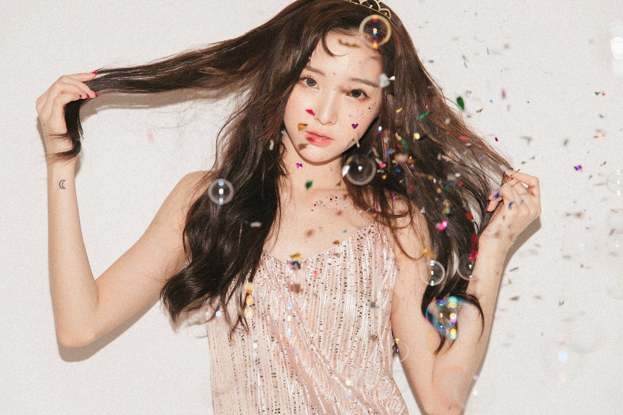  p data-id="gocmjolb3a">郑乃馨(nene),本名普罗潘·普潘皮帕,1997年