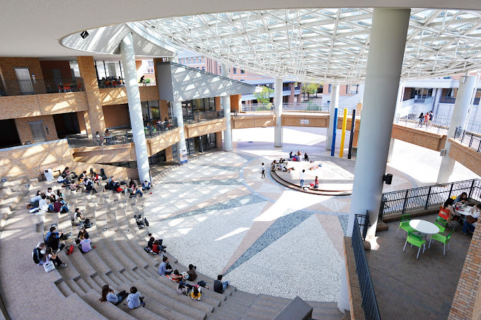 关西外国语大学