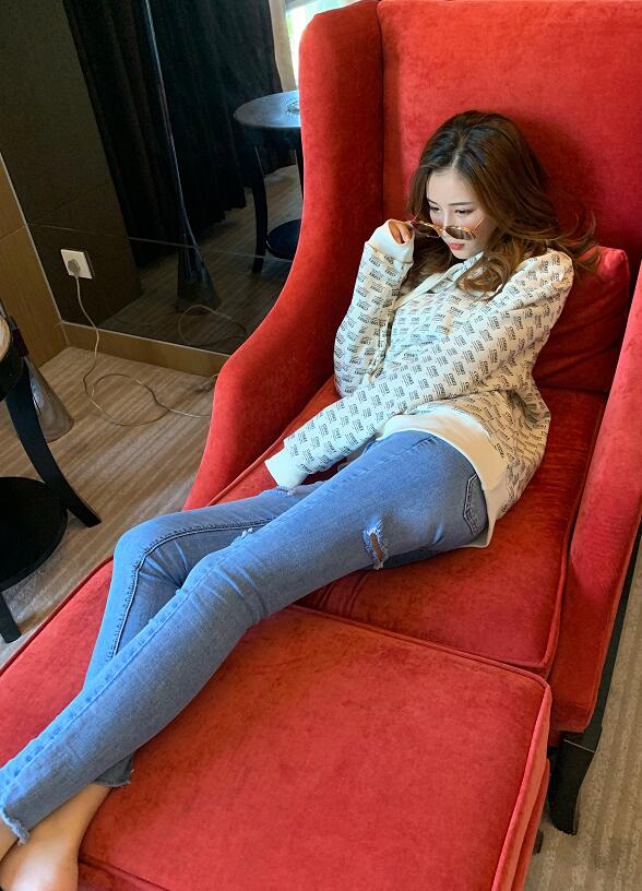 别名是悦宝宝,1993年8月1日出生于辽宁沈阳,快手直播平台主播,直播