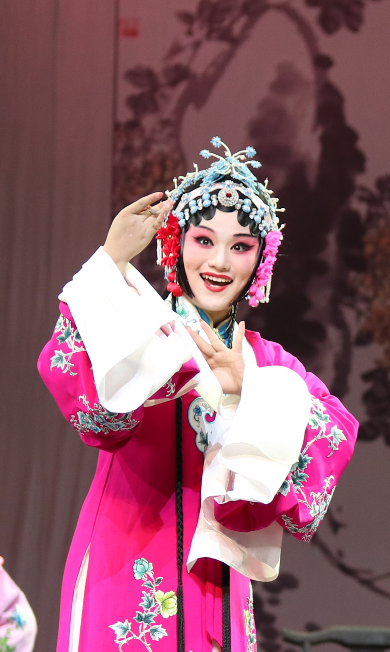 长沙市花鼓戏保护传承中心青年演员,1999年5月出生于湖南邵阳,毕业于