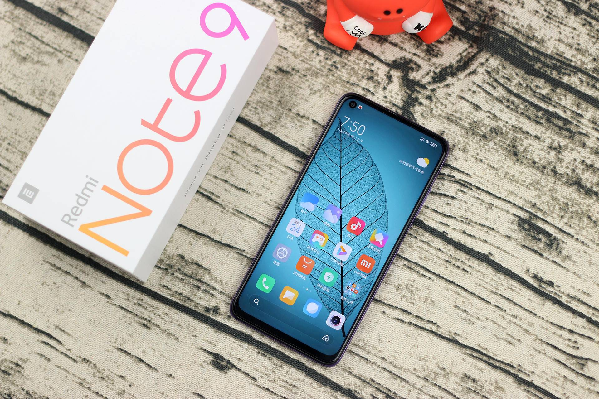 真香机“越级”体验？realme Q2正面较量红米Note9_百科TA说