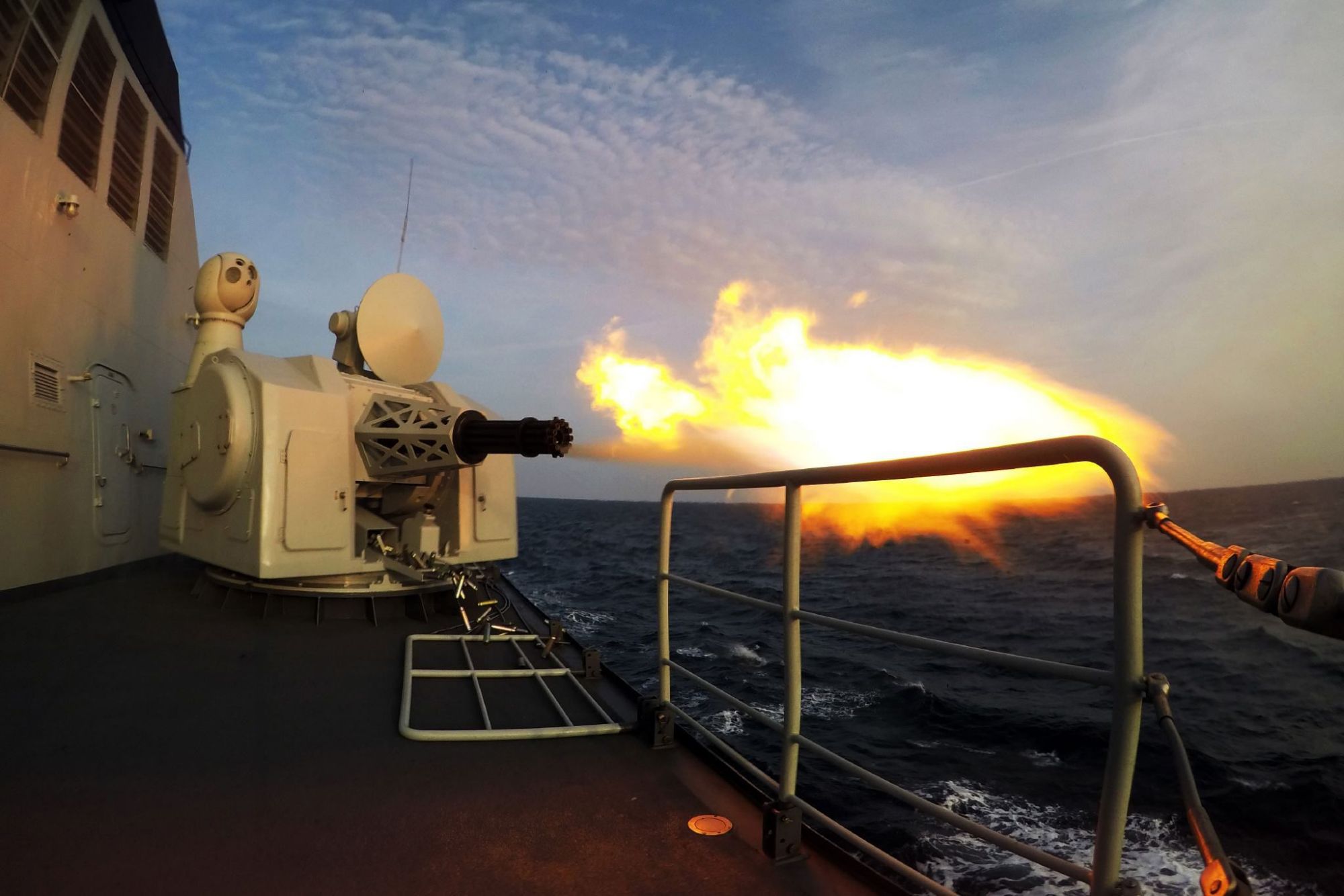 h/pj-11型11管30毫米舰炮