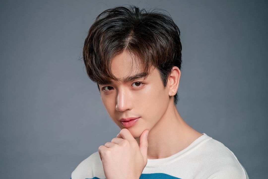  p>吉查功·甘诺通(tongtong),1995年9月27日出生于泰国,泰国男歌手