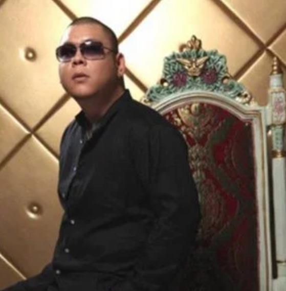  p>《爱弥漫》是一首中文歌曲,演唱者是贾卿卿,邬拉. /p>