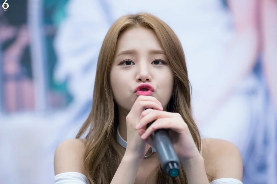 韩国女歌手,女子组合 a target="_blank" href="/item/laboum