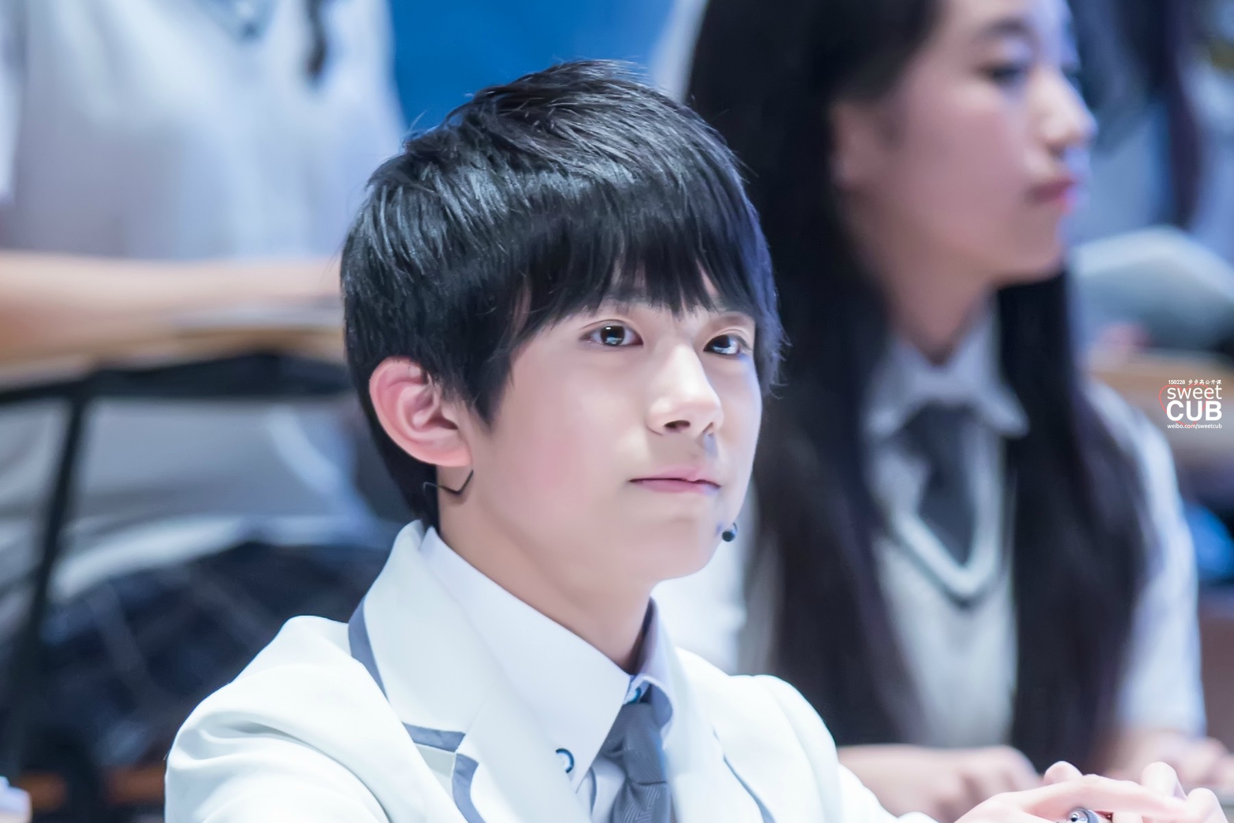  p>易烊千玺,2000年11月28日生于湖南怀化,中国内地男演员,歌手,舞者