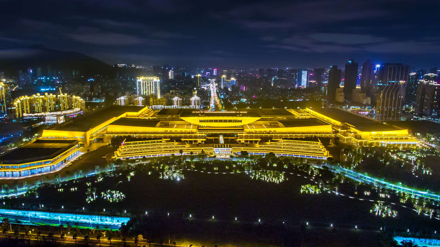 conference & exhibition center),简称厦门国际会展中心(xicec)