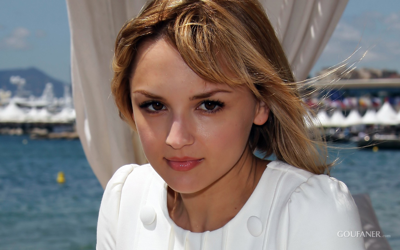 rachael leigh cook
