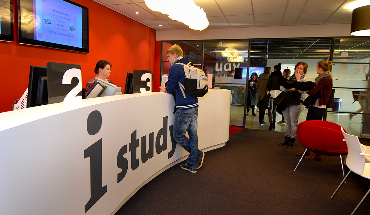  p>斯坦德大学,位于 a href="#" data-lemmaid="190469">荷兰 /a>北部