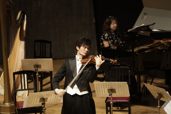 uuvi">唐韵,著名青年 a target="_blank" href="/item/小提琴/184482"