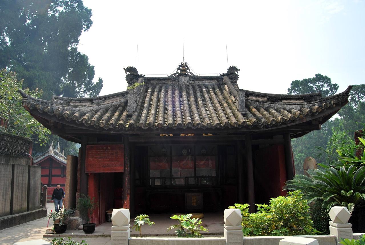  p data-id="go0ojptggn">七曲山大庙位于四川省绵阳市梓潼县翠云廊路