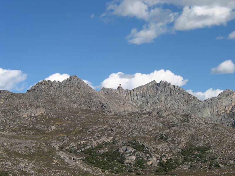  p data-id="gnwugn17b8">剪子弯山(亦称剪子弯梁子,尖子弯山),属 a