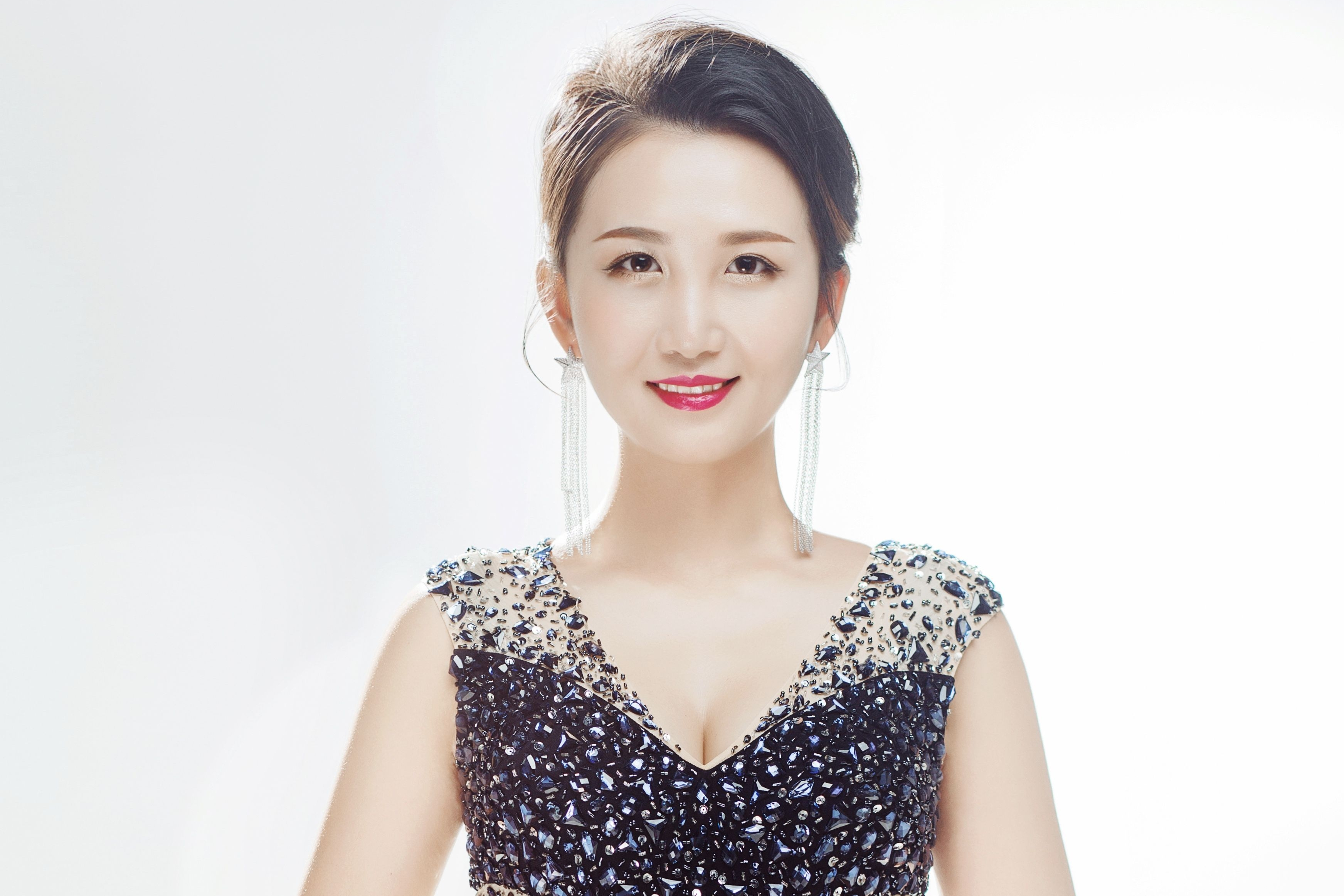 ="ref" data-ctrid="2g7ivtobqp0">李名玉,女,出生于山东 /span> span