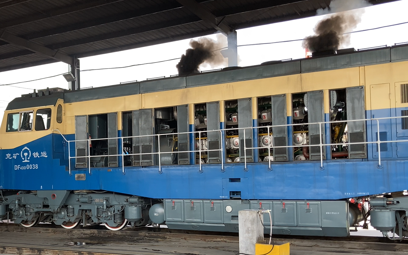 东风4d型内燃机车