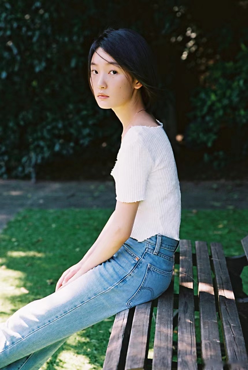  p data-id="gncoen4g4s">周依然,1996年10月30