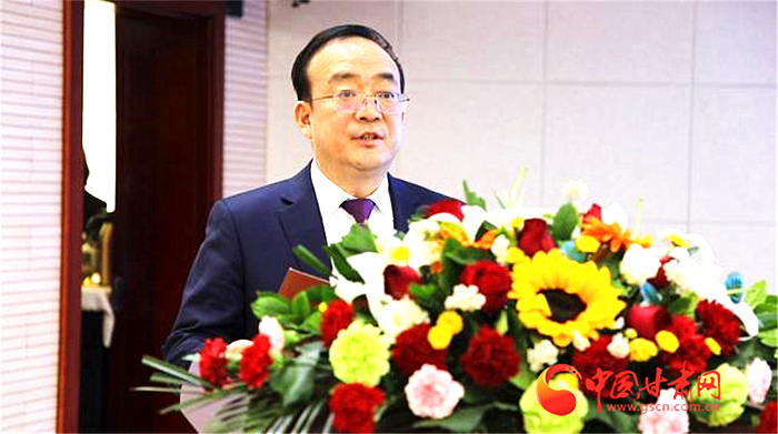 1966年2月出生,1988年12月进入建设银行工作,中共党员,甘肃庄浪人