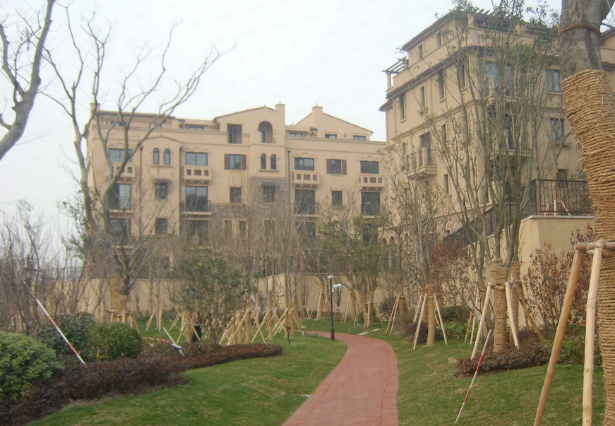 位于上海市青浦赵巷,由上海恒睿房地产有限公司