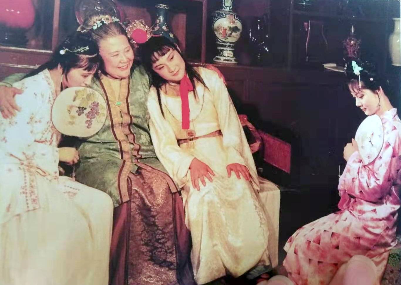 《红楼梦》里详细写了哪些人过生日，有何玄机？_百科TA说
