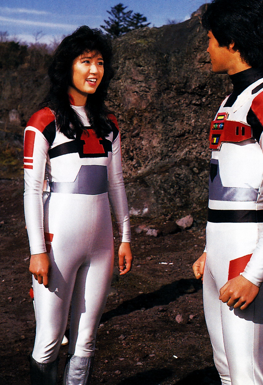 id="19927520">田中秀夫 /a>等执导,渡洋史,降矢由美子主演的特摄