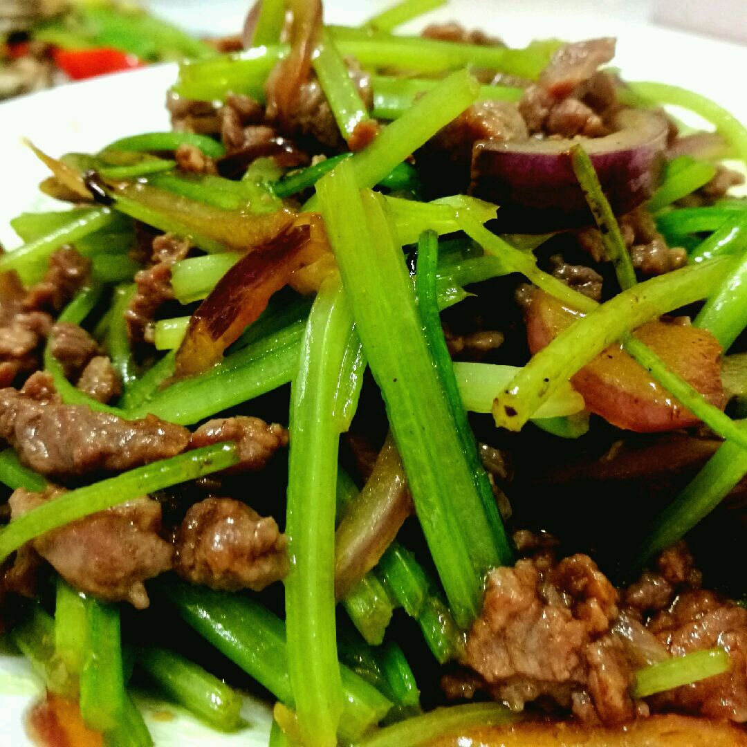肉丝芹菜