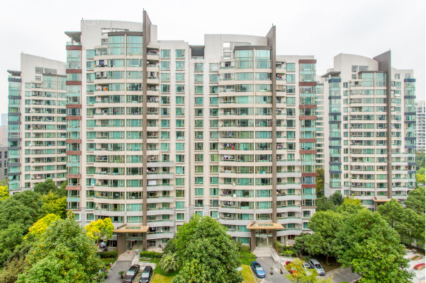  p>香梅花园(三,四期)是位于上海市浦东新区东绣路266弄的住宅小区.