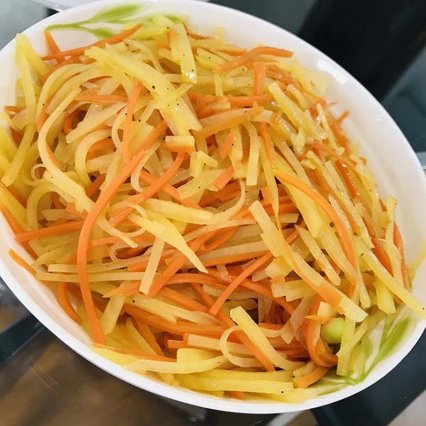 胡萝卜丝炒土豆丝