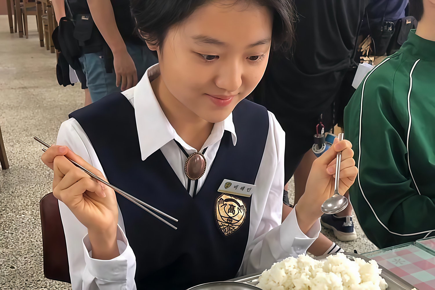 《灵能教师安恩英》剧照