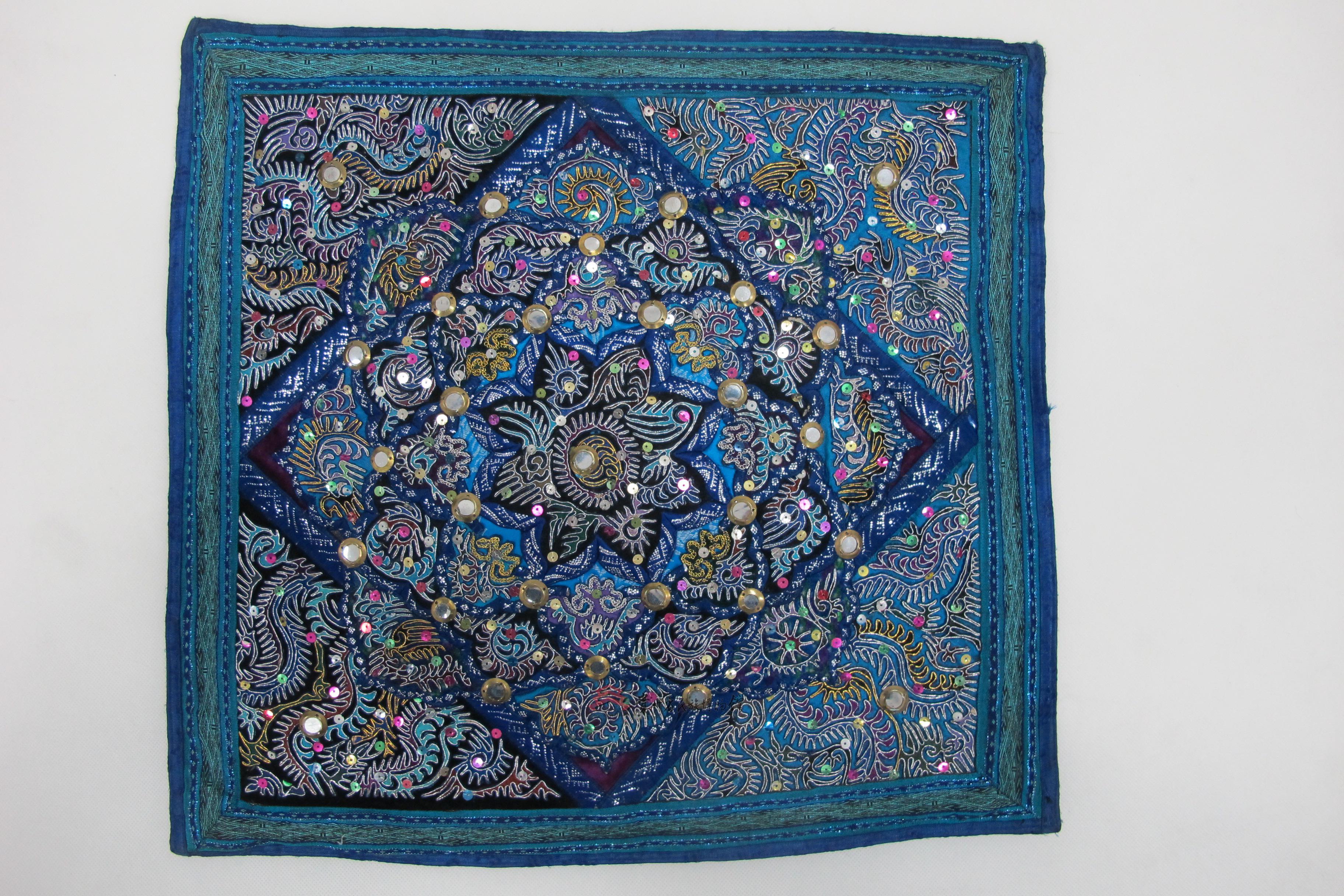 黎平侗族金线绣龙纹背带片