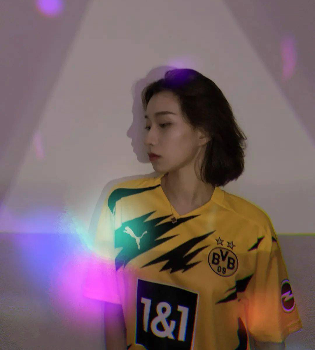  p>巢怡雯,女,毕业于 a target="_blank" href="/item/上海体育学院
