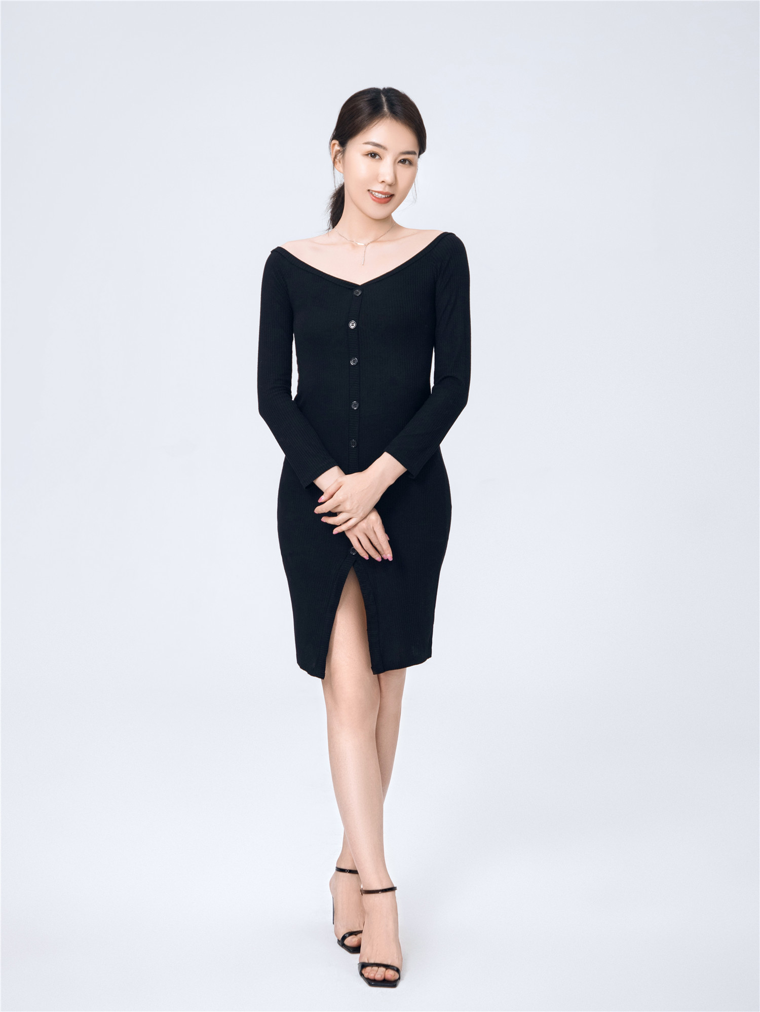  p data-id="gnbk6av9lt">李佳乐,中国内地影视女演员,2020年2月10日