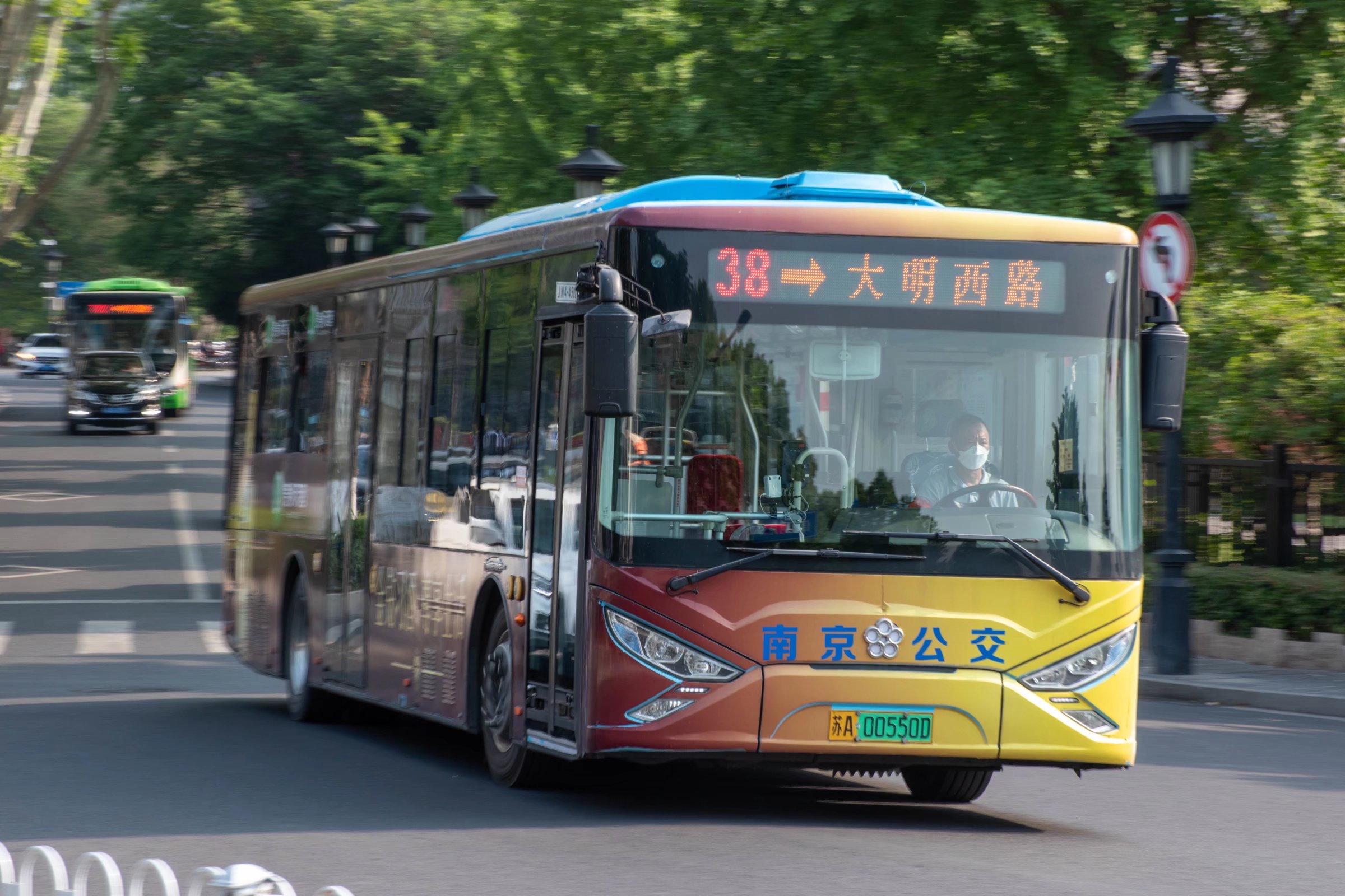 target="_blank" href="/item/南京江南公交客运有限公司/20056153"