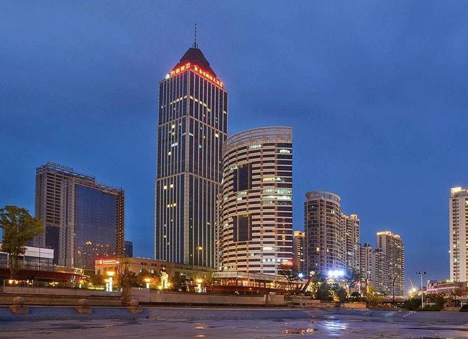  p>南通金石国际大酒店是一家集住宿,餐饮,娱乐,会务于一体的商务酒店