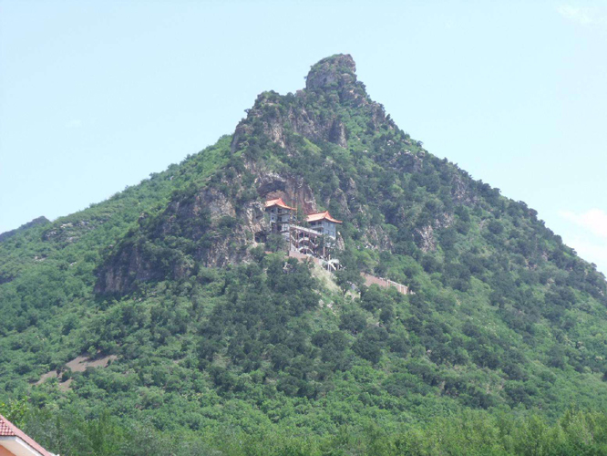  p>天台寺,是位于 a target="_blank" href="/item/辽宁省喀左县